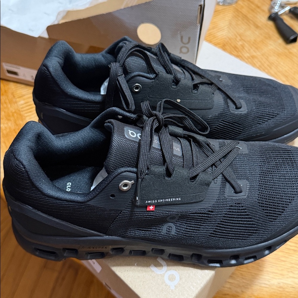 Cloudstratus Men's Athletic Shoes - Black